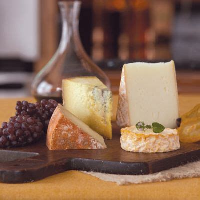 Red Wine Cheese Collection | Frontgate