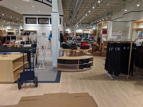 Rockville Nights: First look: Lands' End Rockville store (Photos)