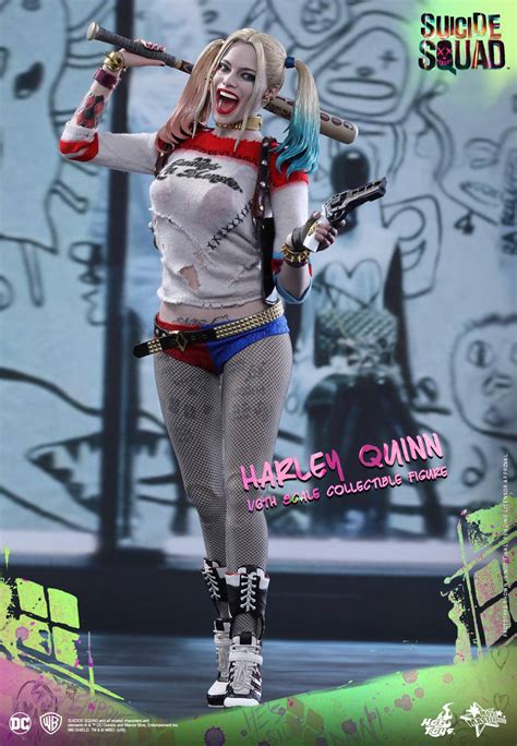 Harley Quinn Suicide Squad Hot Toys Figure | ActionFiguresDaily.com