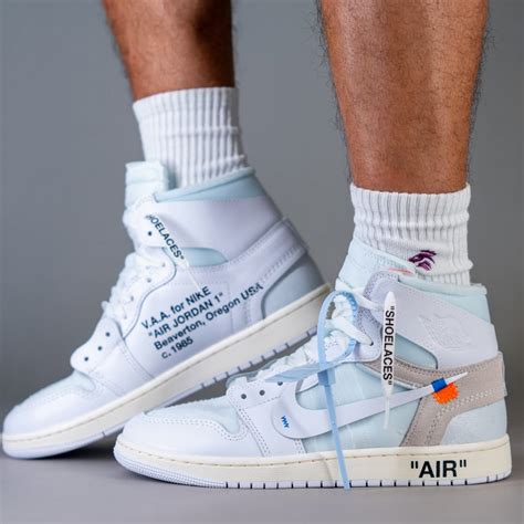 https://cdn.sneaktorious.com/_Resources/Persistent/0/c/e/f/0cefa8a03fbd3a2fa2c533c71f734430258a4973/Virgil%20Abloh%20Archive%20x%20Air%20Jordan%201%20High%20OG%20%E2%80%9CAlaska%E2%80%9DColor-%20White-WhiteStyle%20Code-%20AA3834-100Rele%20%283%29.jpg