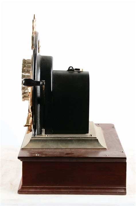 Lot Detail - KRUSE RESTORED DIAL MACHINE.