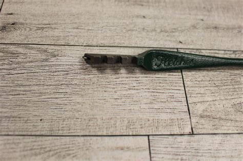 Using Old Glass Cutter Fletcher 的图像结果