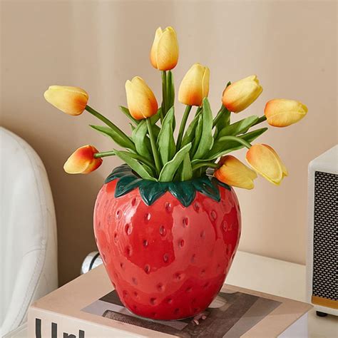 Navaris Strawberry Vase for Flowers - Small Ceramic Flower Vase - Cute ...