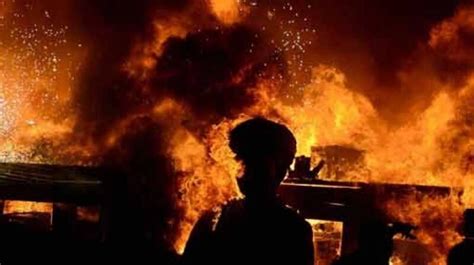 Fire breaks out at 4-storey building in Delhi