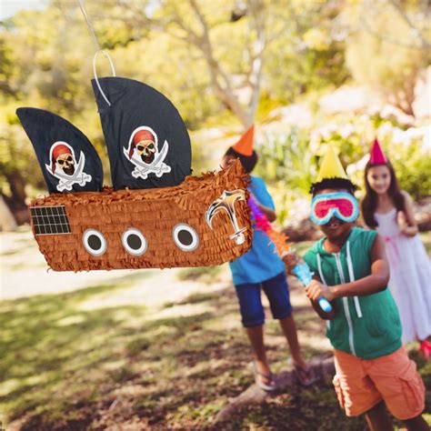 Buy 4-piece pirate ship pinata HERE