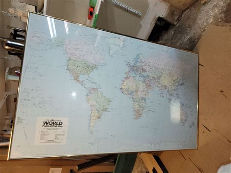 Large Framed World Map 的图像结果