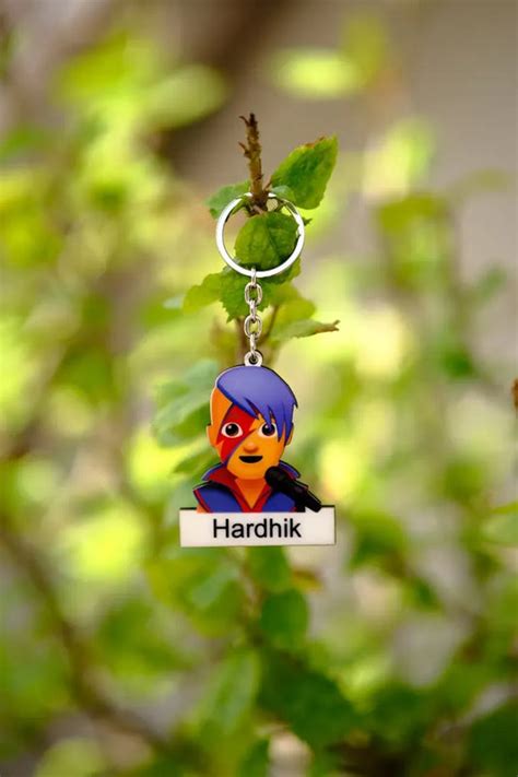 Singer Keychain – handmadelovebytanya