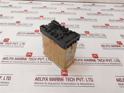 Omron Se-kp1N Motor Relay With Base 0-10Sec 50/60Hz – Aeliya Marine