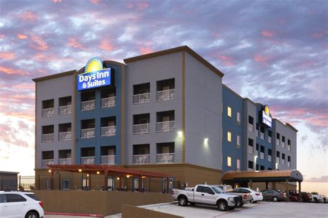 Days Inn & Suites by Wyndham Galveston West/Seawall | Galveston, TX Hotels