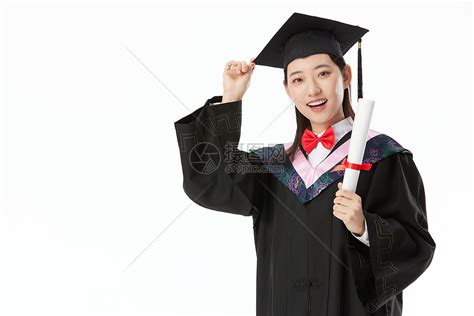 手拿毕业证的女大学毕业生高清图片下载-正版图片501717371-摄图网