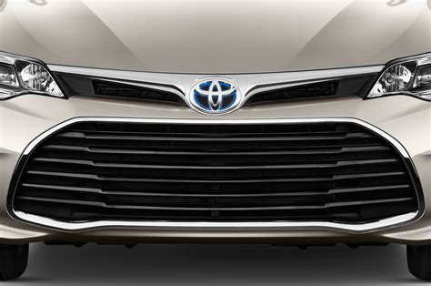 2018 Avalon Hybrid Toyota Photos and Videos - MotorTrend