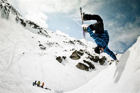 Snowboarding Halfpipe 的图像结果