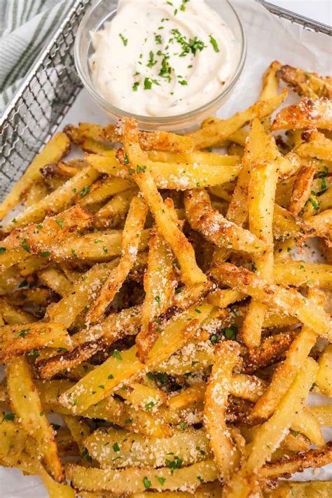 Easy And Delicious Garlic Parmesan Fries Recipe - Julie's Eats & Treats