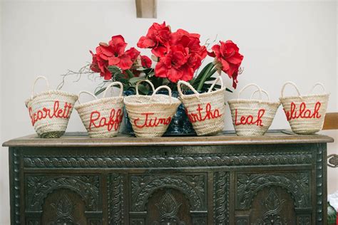 Stylistka Laura Sophie Cox wzięła ślub w oryginalnej sukni projektu Erdema