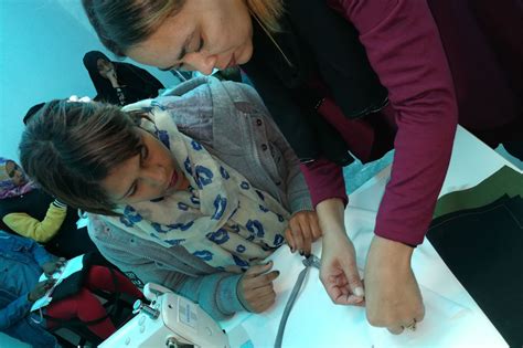 Free Sewing Lessons 的图像结果