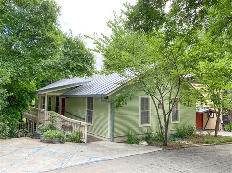 Three Bedroom Zubik House — The Other Place Resort