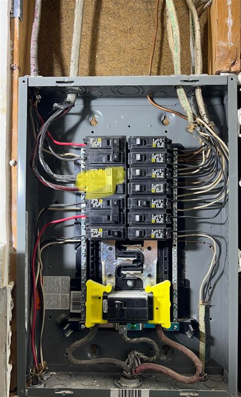 How do I hook up an 8/3 wire into this 40Amp breaker that only had red ...