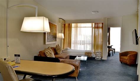 THE PARKTONIAN ALL - SUITE HOTEL (Braamfontein, Greater Johannesburg ...