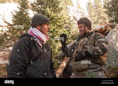 Marcus luttrell and mark wahlberg hi-res stock photography and images ...