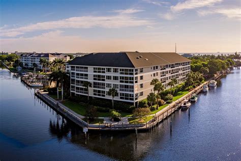 Island Neighborhood Retirement Living In Fort Myers, FL