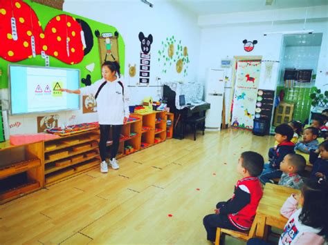 中二班安全教育活动《会咬人的电》 - 园内新闻 - 杭州市德胜幼儿园