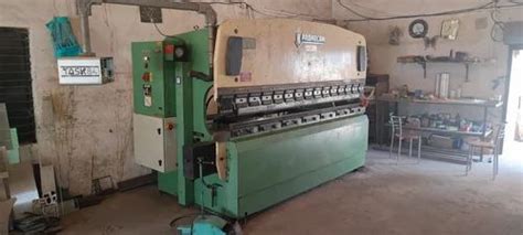 Navdurga Engineers - Manufacturer of Hydraulic Press Brake Machine ...