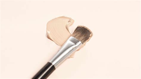 Tinted Sunscreen: Explore Benefits & Uses for All Skin Types