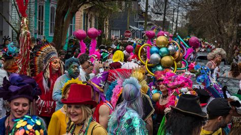 People React After 2021 Mardi Gras Parades Cancelled | Complex