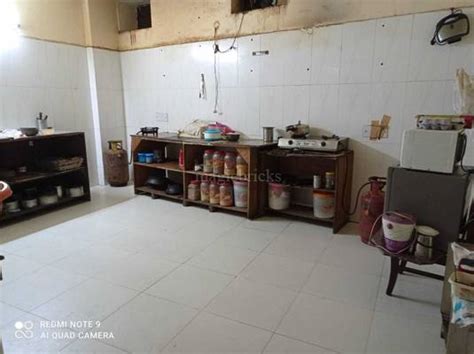 Galaxxy Inn PG in Phase 2 DLF Near ICICI Bank Central Arcade DLF 2