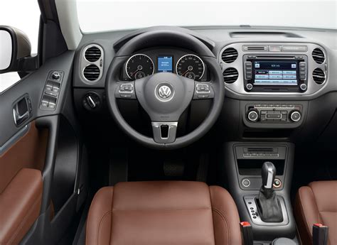 Volkswagen Tiguan (2012) - picture 3 of 6