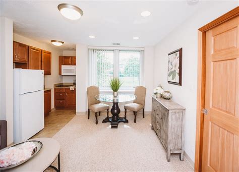 Senior Living Photo Gallery | Greenwood Village South in Greenwood, IN