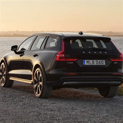 Volvo’s Last Wagon Gets Big January Lease Deals Before It’s Gone ...