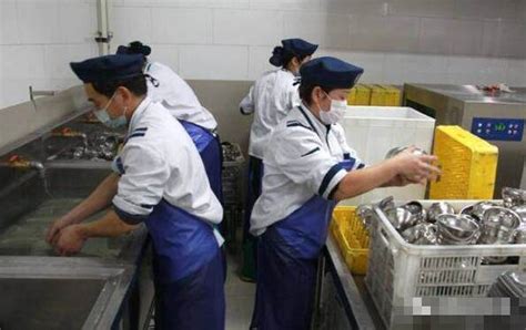 新加坡洗碗工月薪高達11192令吉，馬來西亞的打工者又心動了？ - 華語熱點