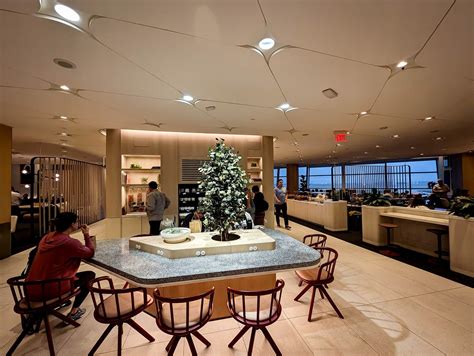 DFW Capital One Lounge Review From a First-Time Lounge Visitor ...