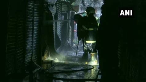 Mumbai: Fire breaks out at market near Chembur railway station