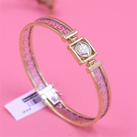 Buy quality Versace-inspired 18kt gold bracelet in Surat
