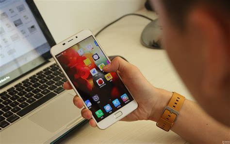iphone pro max 透明手机壳|平面|品牌|是你是你 - 原创作品 - 站酷 (ZCOOL)