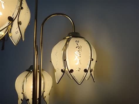 Mid Century Tulip Flower Floor Lamp, Hollywood Regency Brass