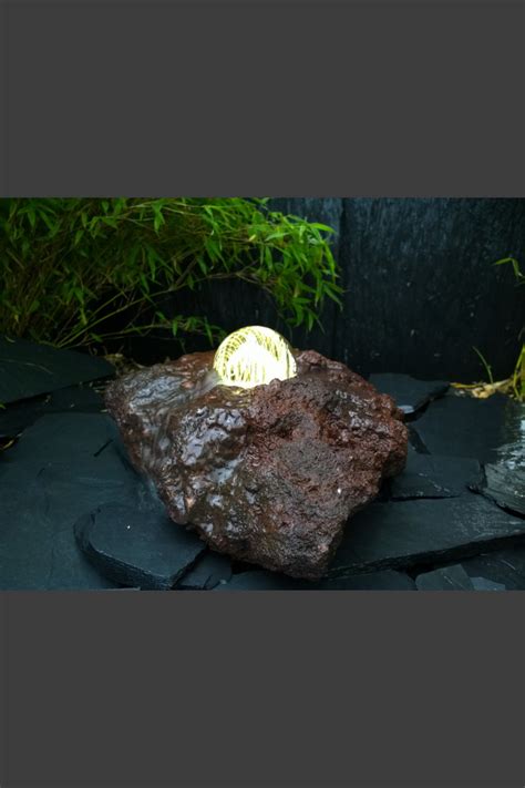 Lave Fontaine avec rotative boule en verre - Fontaines Spéciales ...