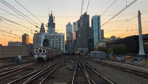 Hundreds of SEPTA passengers stranded due to electrical issue | FOX 29 ...