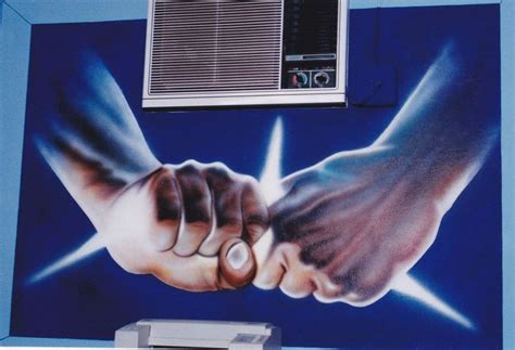 Computer Shop Wall 的图像结果