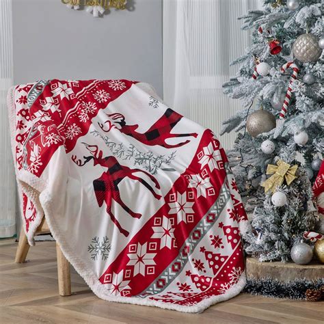 12 Incredible Christmas Throw Blanket for 2023 | CitizenSide