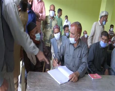 MGNREGA gives work to people below poverty line in J-K's Dhangri