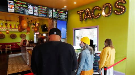 Louisville COVID-19: Restaurant workers reeling from dining closures