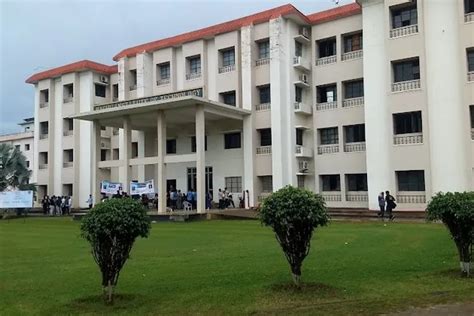 Merit-based Scholarships available for B.Tech at REC Visakhapatnam ...