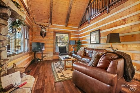 The Elk Lodge: Luxury Log Cabin at The Cinnamon Valley