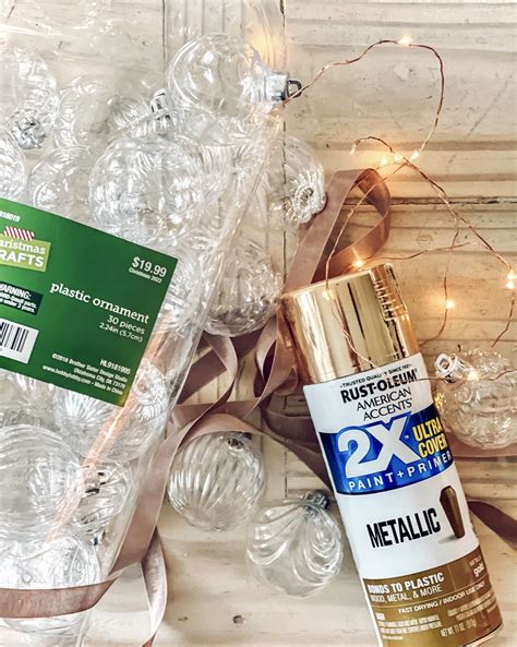 The 12 DIYs of Christmas - DIY gold mercury glass ornaments - LeCultivateur