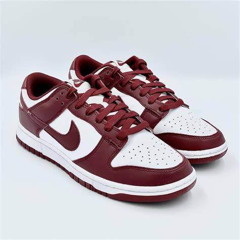 Nike Dunk Low Team Red | Rote schuhe, Nike dunk, Nike