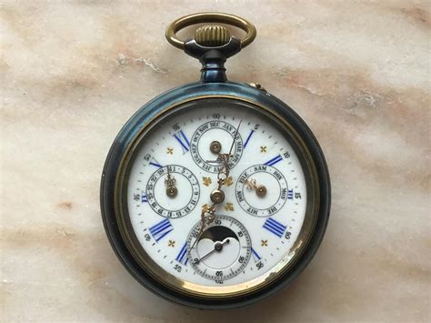 Schweizer Vintage Taschenuhr Dreifach Kalender plus Mondphase for Rs ...