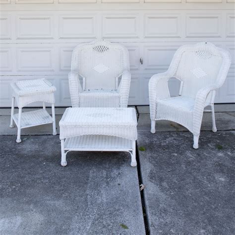 White Wicker Patio Set | EBTH